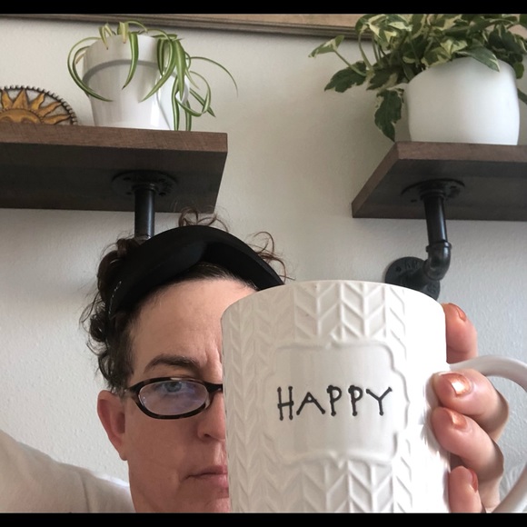 Meet your Posher, Lisa - Picture 3 of 4